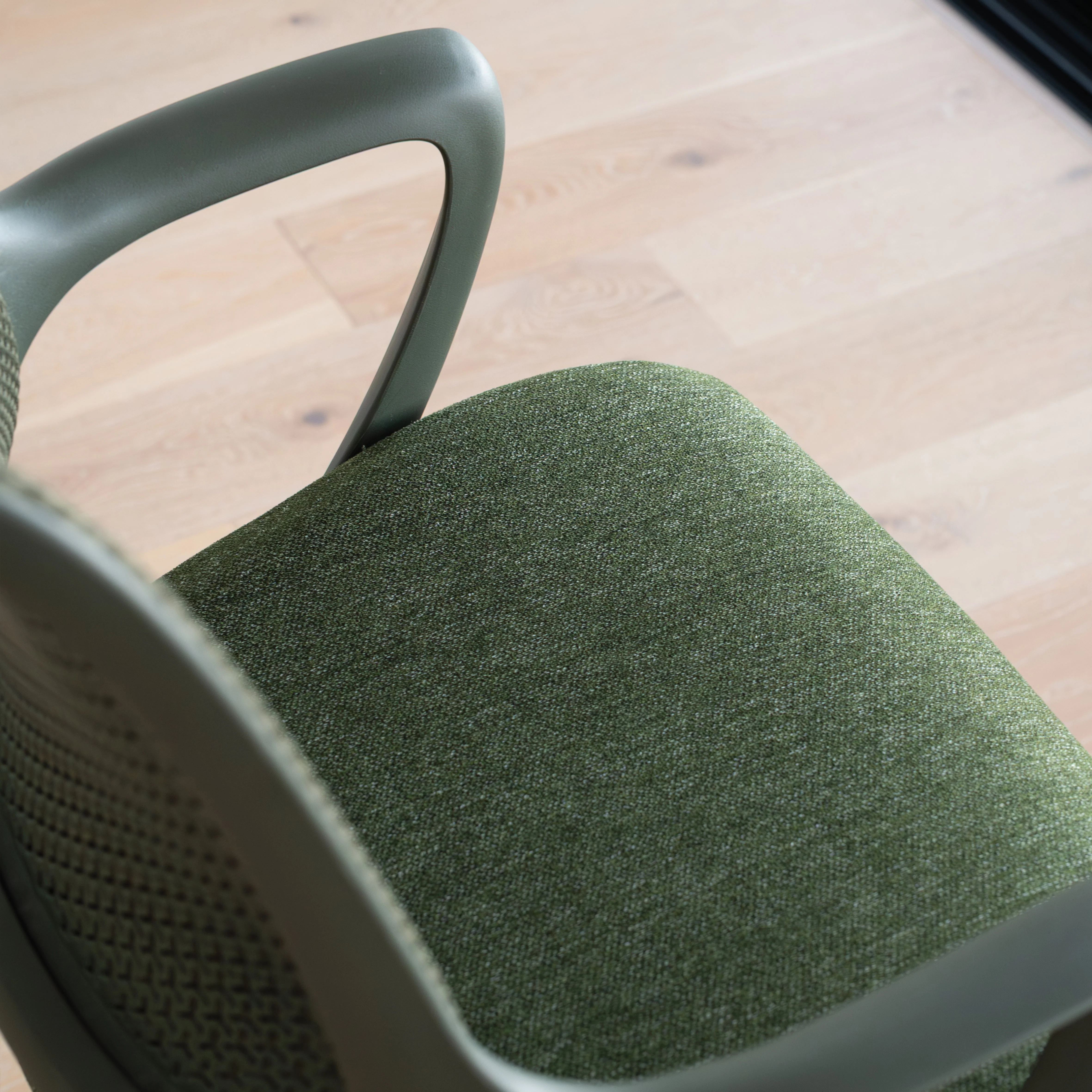 Desky Evoque Low Back Office Chair - Image 8