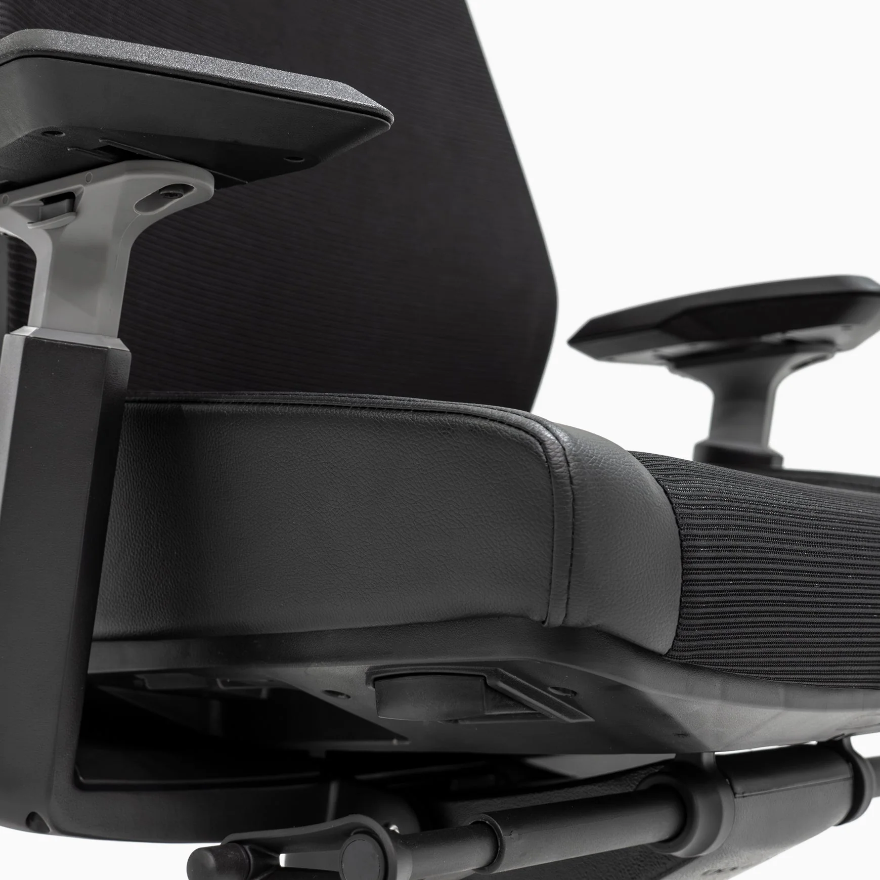Desky Pro+ Ergonomic Gaming Chair - Image 9